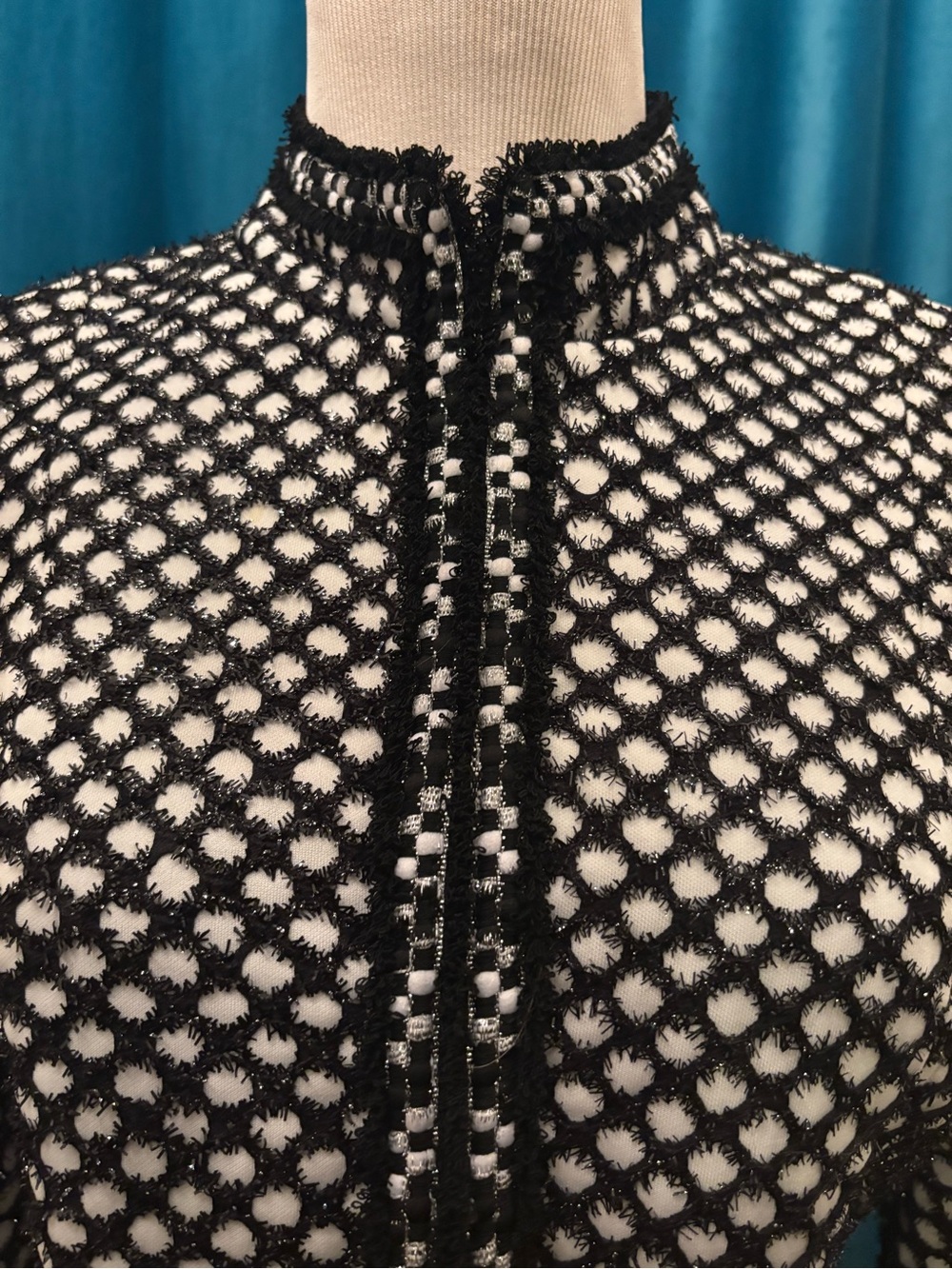 AKIRA Black & White Puff-Sleeve Cropped Jacket - Picture 3 of 5